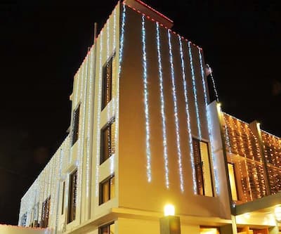 https://imgcld.yatra.com/ytimages/image/upload/t_hotel_yatra_city_desktop/v1480667384/Domestic Hotels/Hotels_Bhuj/HOTEL GRAND 3D/HOTEL_GRAND_3D.jpg